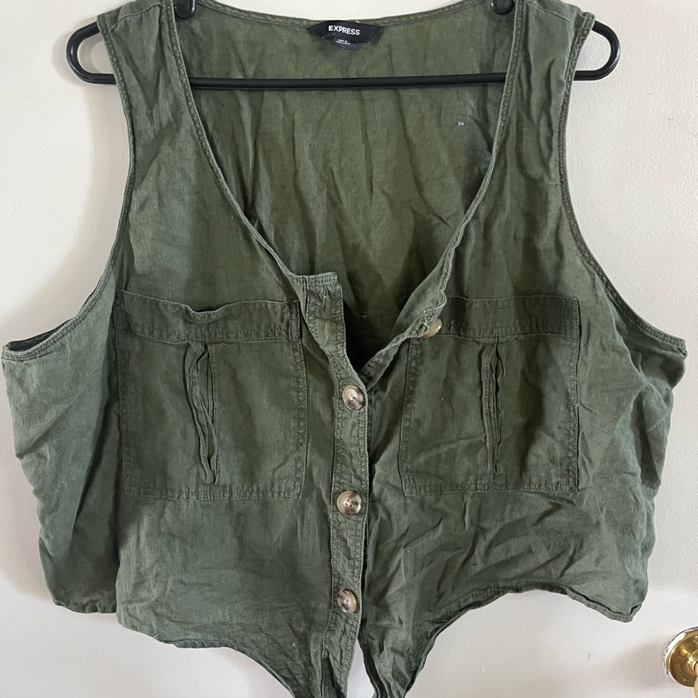 Express Dark Green Sleeveless Button-Up Top